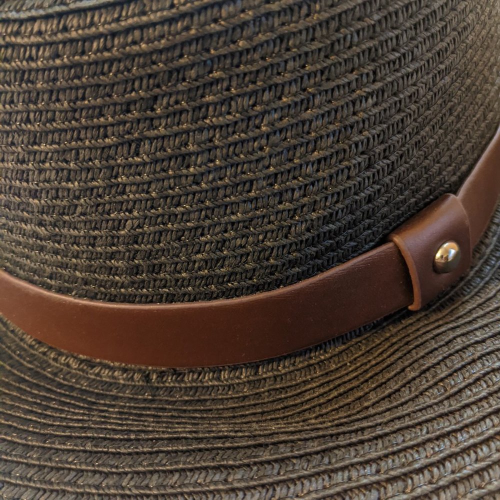 Elegant Black Wide-Brim Hat - Picture 2 of 3